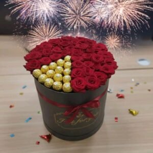 بوكس ورد احمر جوري وشوكولا فيريرو روشيه