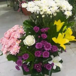 بوكيه استاند كرازنتم ابيض وبينك وموف وتوليب اصفر