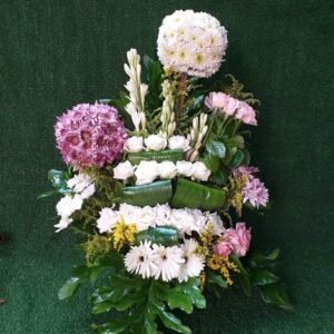 بوكيه استاند كرازنتم ابيض وموف وجوري ابيض