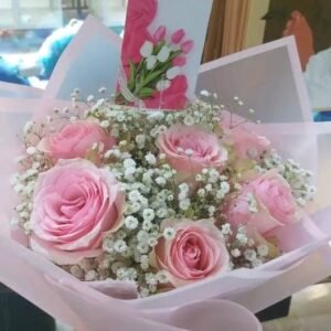 بوكيه هاند بجوري بينك وبيبي فلاور ابيض ولفه بينك