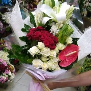 بوكيه هاند جور اجمر وابيض وليليم