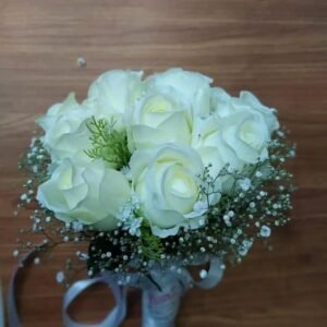 جرب صناعي ورد جوري ابيض وبيبي فلاور صناعي بهاند ستان بيضا